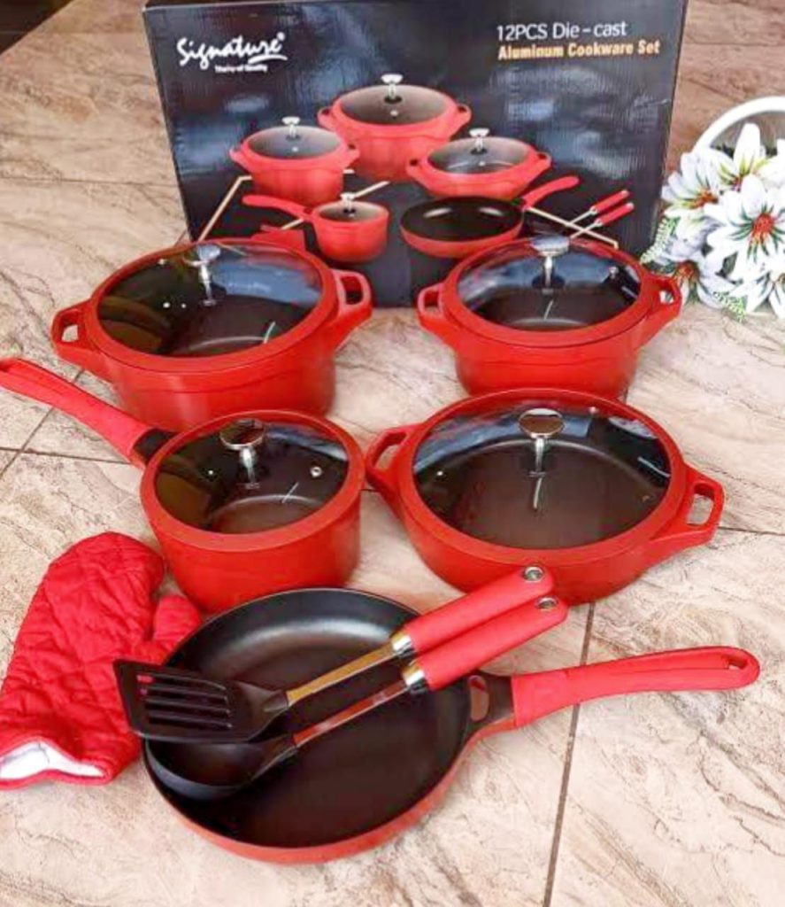 A nonstick sufuria for sale in Kenya is more than just a cooking pot—it's a game-changer for your kitchen. From cutting down on oil usage to effortless cleaning, nonstick sufurias offer unmatched convenience for Kenyan households.