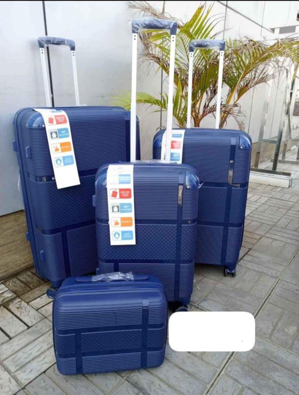 4 in 1 Luxurious Unbreakable Suitcases in kenya SIZE 1 (size 29)